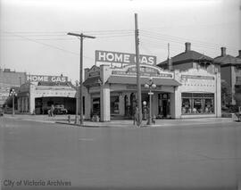 Exterior of Tom Lunsden Service Station