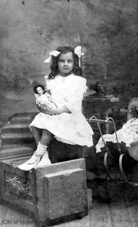 Bunny Teague, later Mrs. Barton Alexander (step-daughter of John Teague)