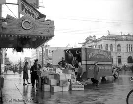 Gyro Hampers workers theatre matinee