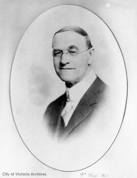 Dr. Lewis Hall, Mayor 1908-1909