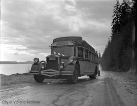 V.I. Coach Lines bus on Island Highway