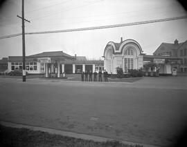 Imperial Oil station at Fairfield Road and Moss Street