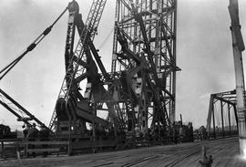 Johnson Street Bridge under construction