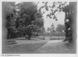 Ruhebuhne, 835 Pemberton Road.  West side of house