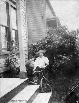 John Moffatt and Alexander Moffatt at the family home at 21 San Juan Avenue