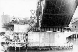 Johnson Street Bridge under construction, lift span highway side