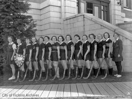 Girls grass hockey team at Victoria High School