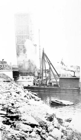 Johnson Street Bridge under construction