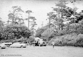 Transportation of the world's tallest totem to Victoria