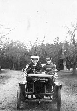 Archibald J.C. Galletly and daughter in a six horse-power Rover