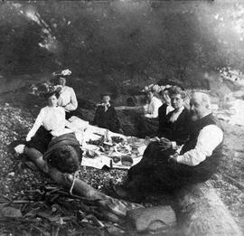 Stoddart family picnic at Oak Bay