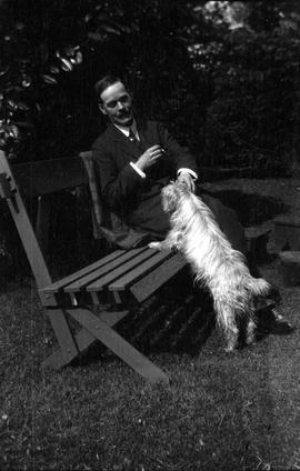 Pa [F.M. Rattenbury] and Moses [the dog]