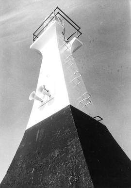 Victoria breakwater light