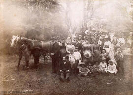 Group attending Mayor Fell's spiritualist picnics