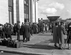 Arrivals at CPR terminal, Belleville Street