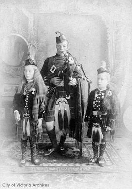 Amy MacKenzie, Sgt Major Tennant and Jim MacKenzie