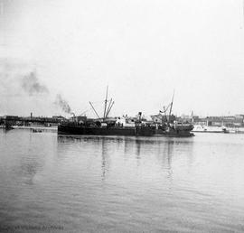 Steamer "Danube" on rocks